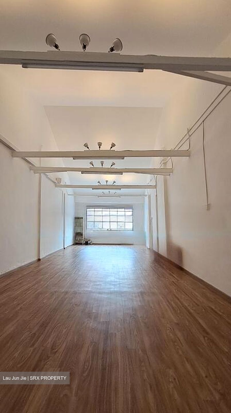 North Bridge Road (D7), Retail #468748541